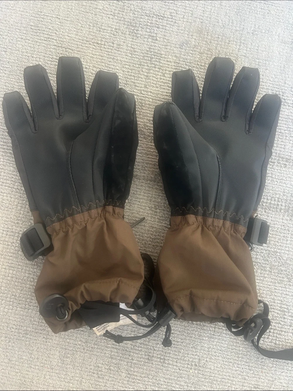 Burton durable gloves